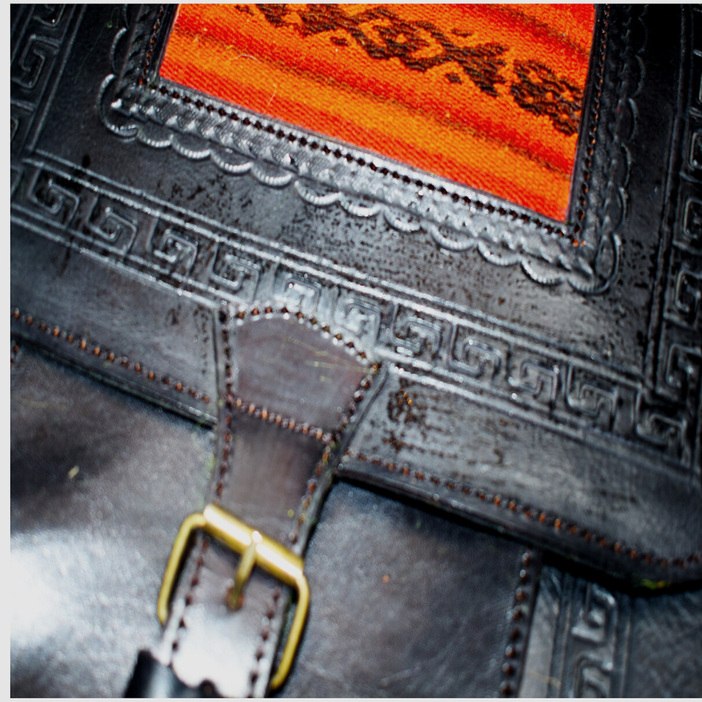 Morral cuzqueño tallado con aguayo