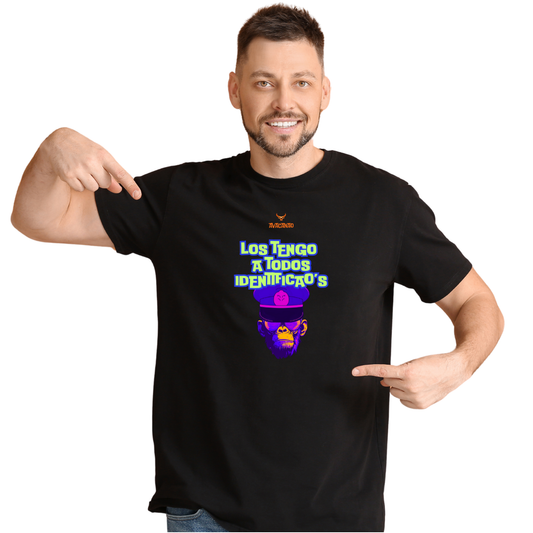 Polera Polo 100% Algodón con frase típica chilena " los tengo a todos identificados "